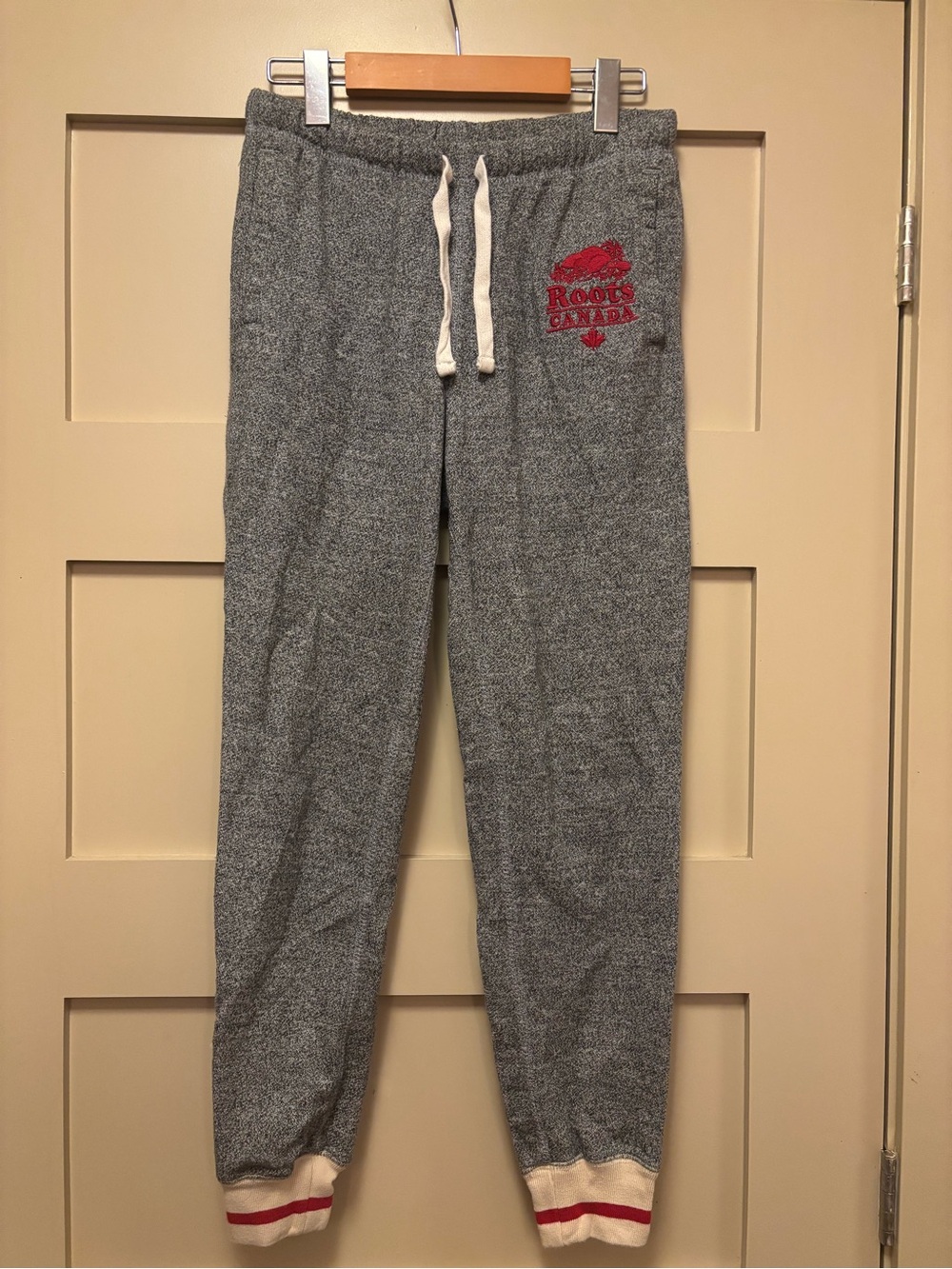 ROOTS Cabin Jogger Heathered Grey Tapered Slim Fleece Sweatpant Red White Stripe